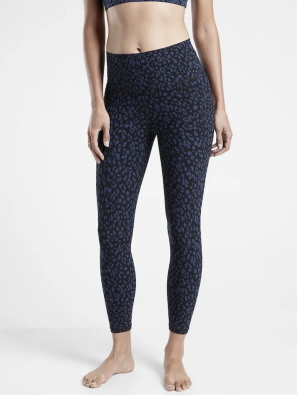 Athleta Salutation Stash Pocket 7/8 Blue Leopard Print Tights Women’s Medium